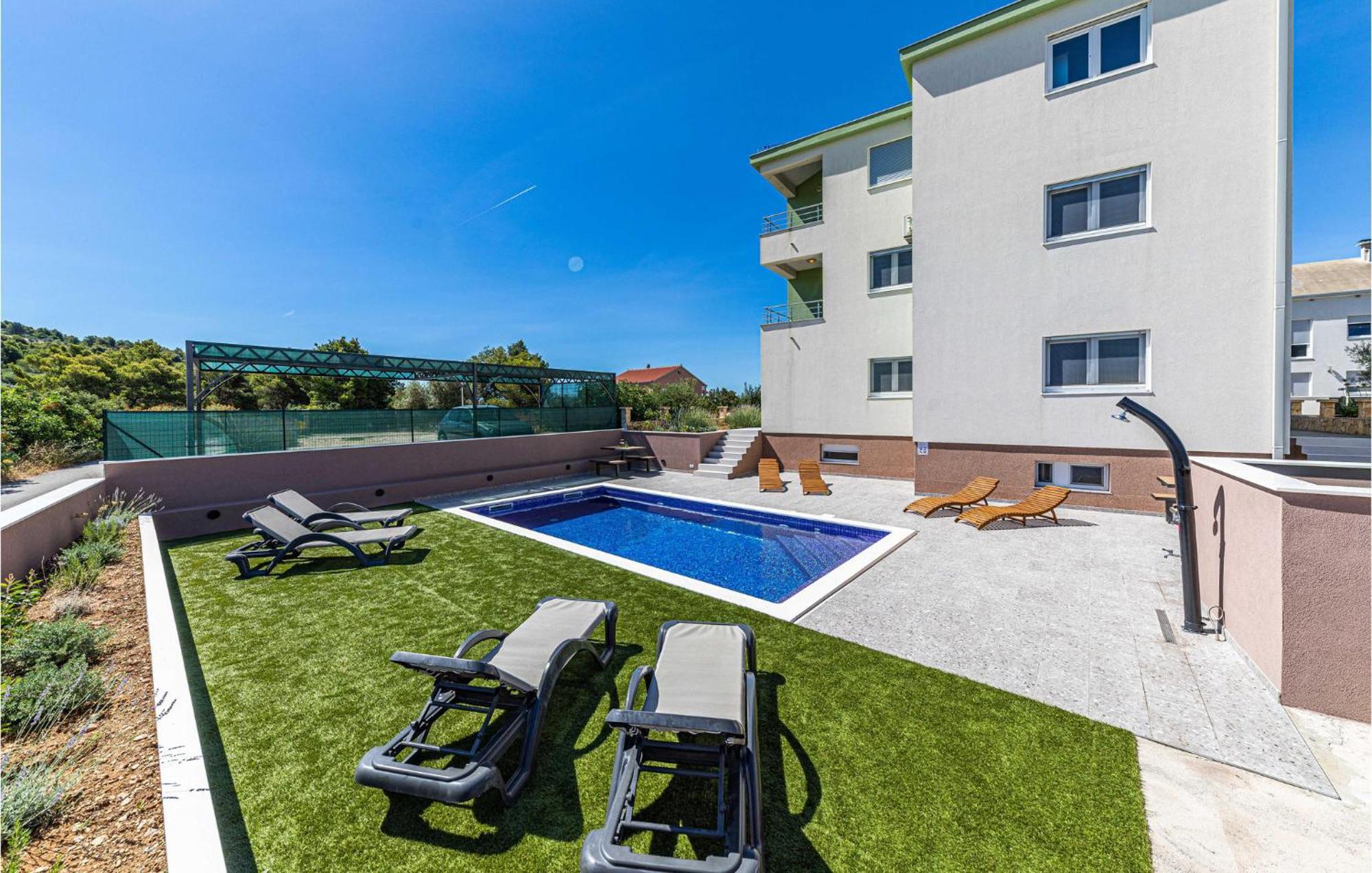 Amazing Apartment In Saldun With Wifi Трогир Экстерьер фото